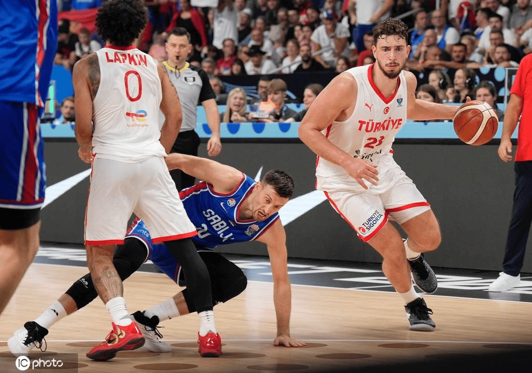 土耳其男篮力克塞尔维亚男篮，特雷杨统治全场的简单介绍