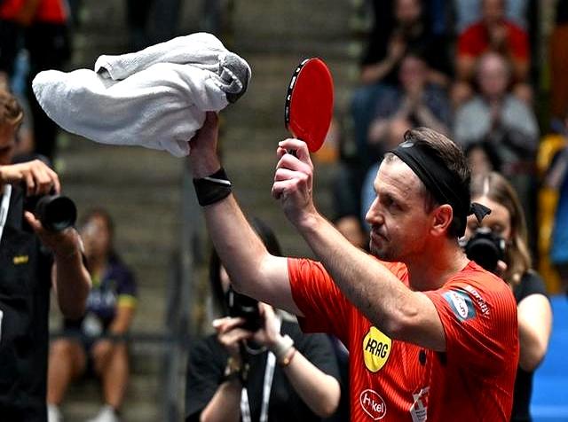 爱游戏官方-包含日本乒乓球队绝杀德国乒乓球队，波尔高光表现的词条