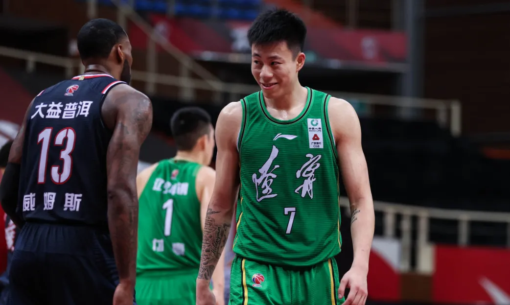 包含上海队险胜独行侠，张镇麟惊艳四座的词条