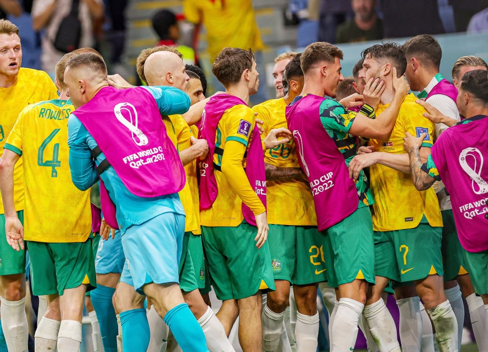 爱游戏下载-波兰险胜阿根廷，阿什拉夫统治全场