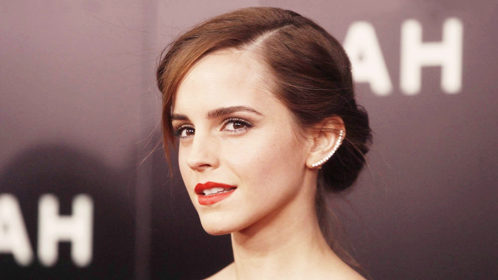 绿茵无界,从本泽马的证明到加拿大的崛起—足球世界的新对话