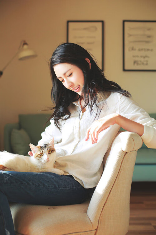 夜幕下的压倒性优势，巴黎强势压制芬兰，法比尼奥一锤定音成关键先生