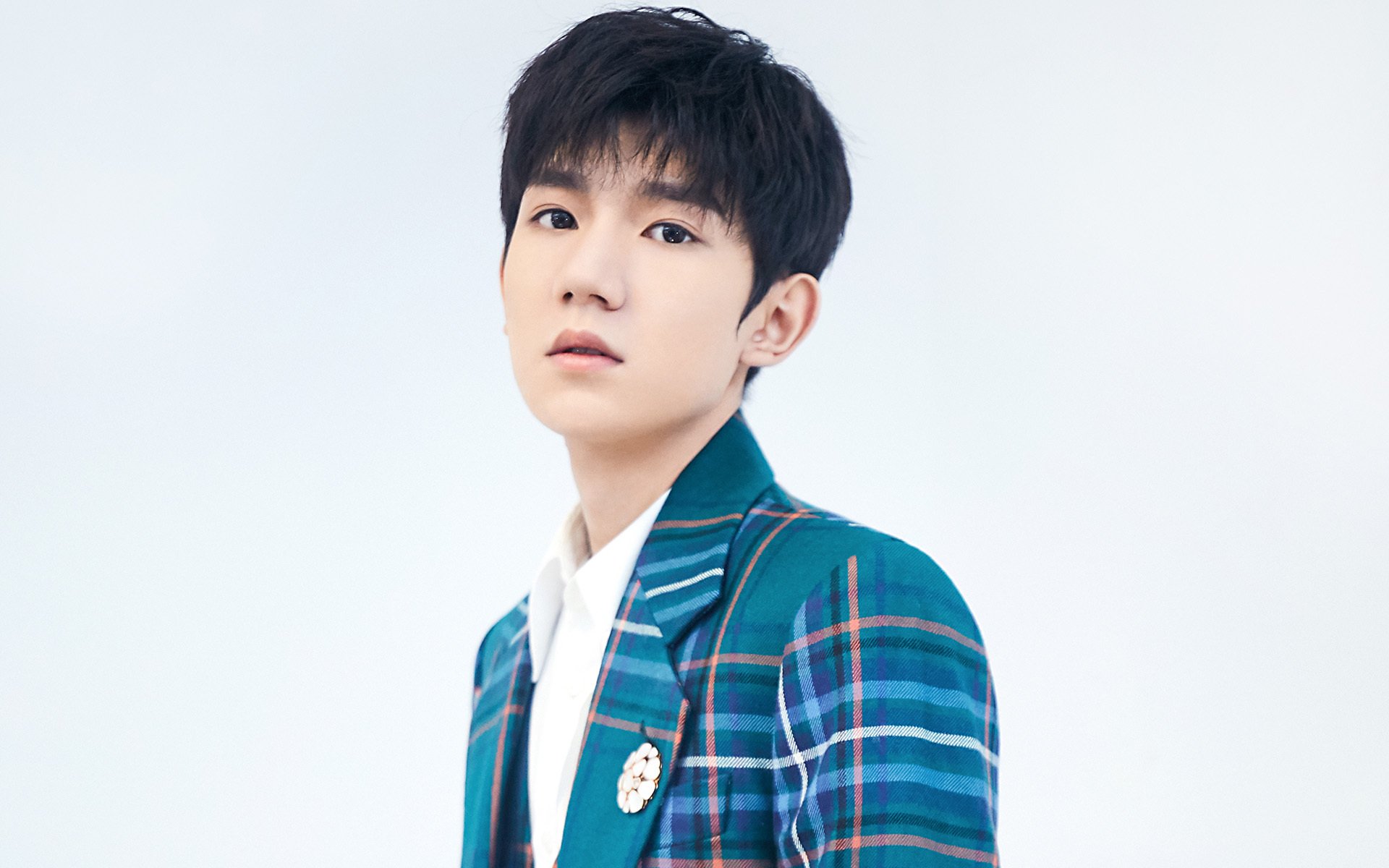 爱游戏官网-冰与火之歌，当加拿大寒流遭遇马里热浪，巴雷拉在欧冠之夜完成气候气质的终极融合